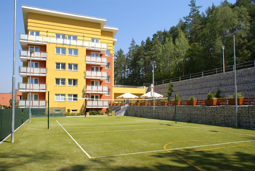 Hotel Akademie Chocerady Exterior foto